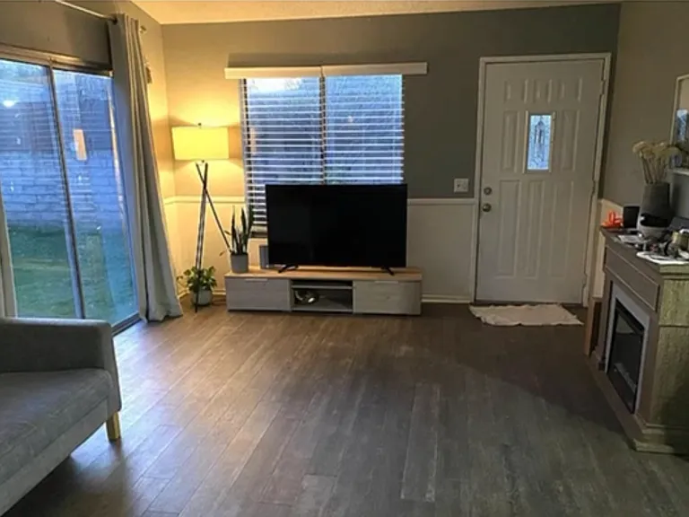 Nandina Dr — Photo 3