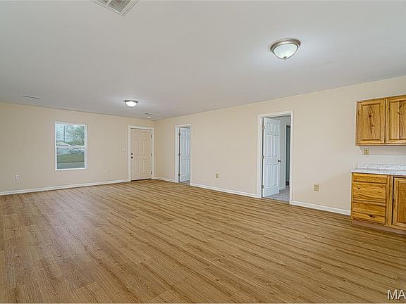 3rd image of 709 S Carty St