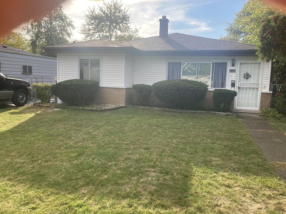 1st image of 1362 Woodview Ave