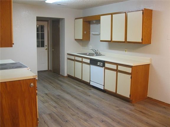 4th image of 819 E Rachel Ln