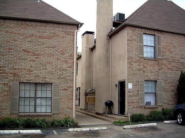 1st image of 7030 Fair Oaks Ave APT 105
