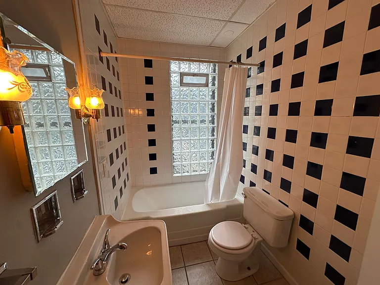 Williams St 2369 MLR — Photo 8