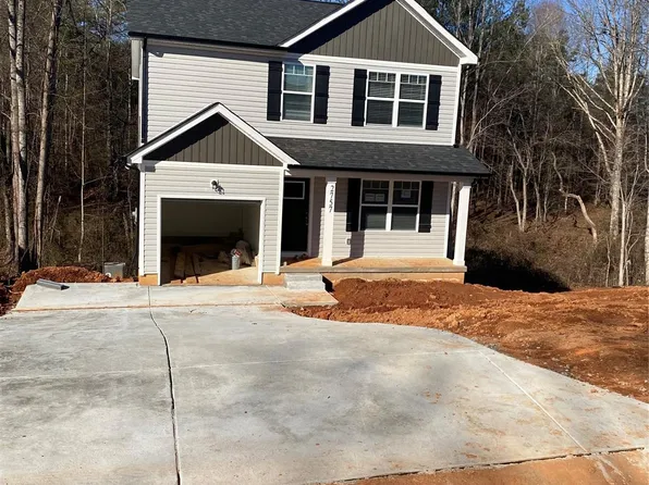 2757 Emperor St, Claremont, NC 28610