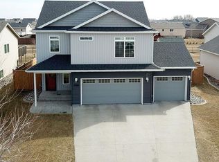 4584 Meadows Ln, Moorhead, MN 56560