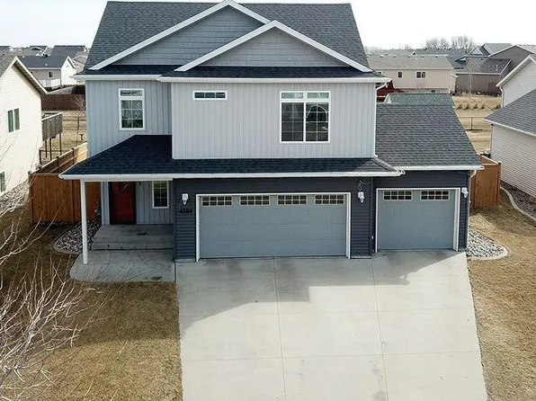 4584 Meadows Ln, Moorhead, MN 56560