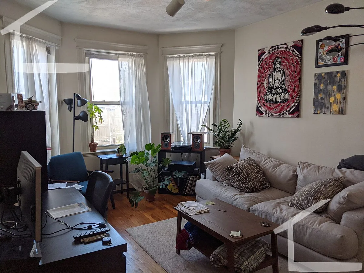 Building Photo - 15 Colborne Rd #K16