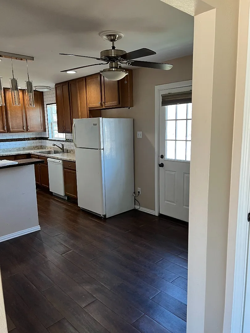 Charming 2-Bed Near Downtown Rockwall | In-Unit Laundry, Patio — Photo 2