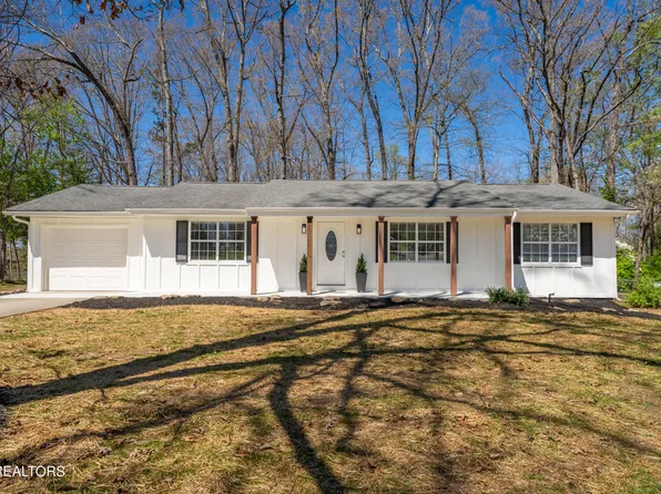 935 Forest Heights Cir, Lenoir City, TN 37772