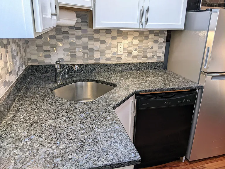 1029 W Cross St #1029 — Photo 12