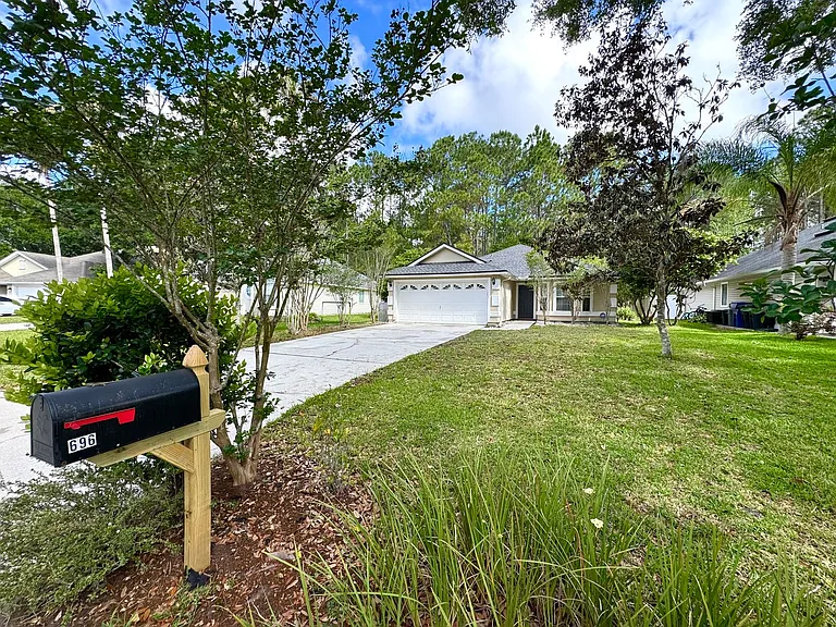 696 Hampton Downs Ct — Photo 18
