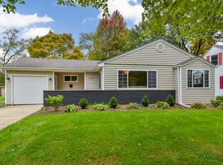 609 E 8th Ave, Naperville, IL 60563