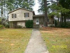 4034 Huddersfield Dr photo 1