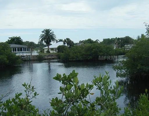 1 Manor Ct #B — Photo 2