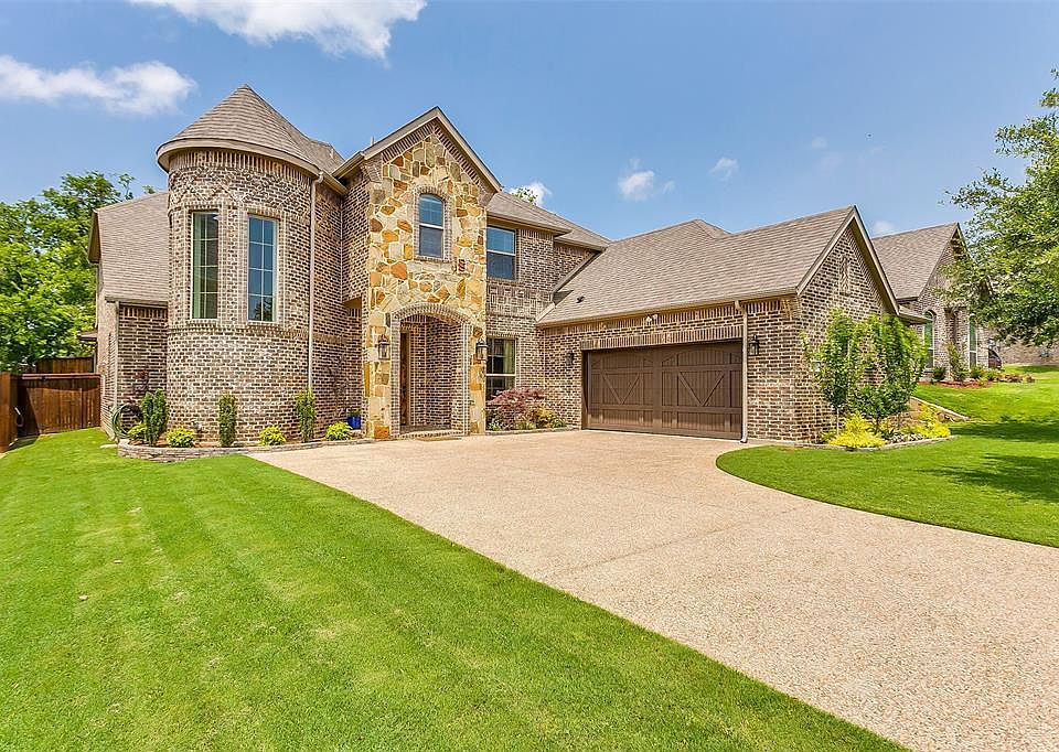 1st image of 105 Crown Valley Ct