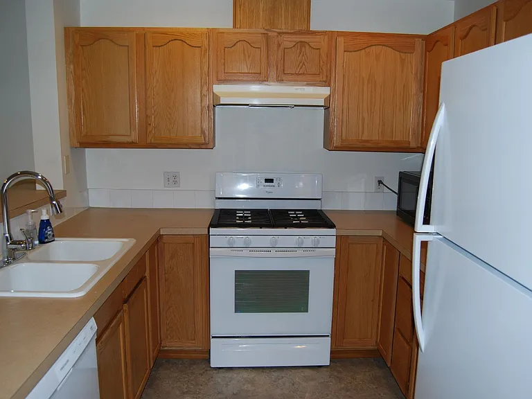 418 17th St SE #6C — Photo 5