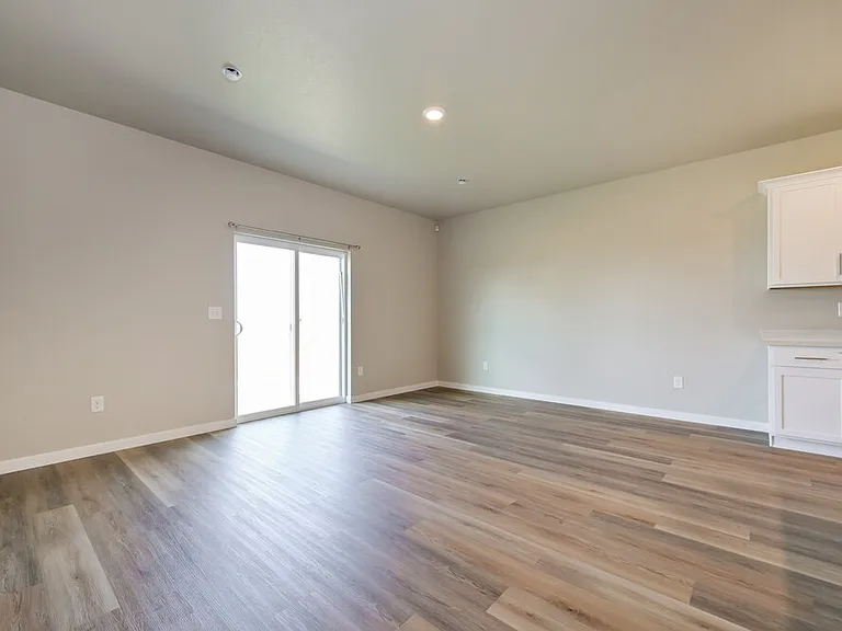 2135 Alyssa St — Photo 9