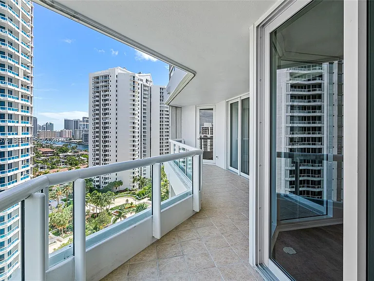 21055 Yacht Club Dr #1903 — Photo 43