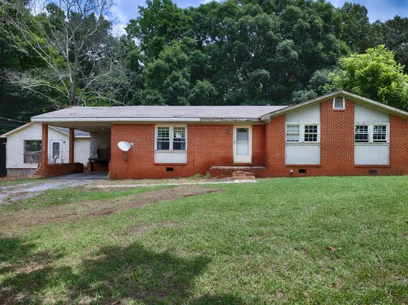 11 Henderson Dr, Fayetteville, TN 37334