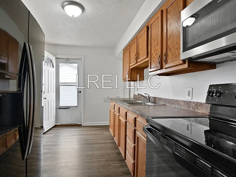 2404 Thomas Ave — Photo 9