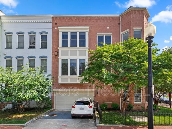 900 3rd St SE, Washington, DC 20003