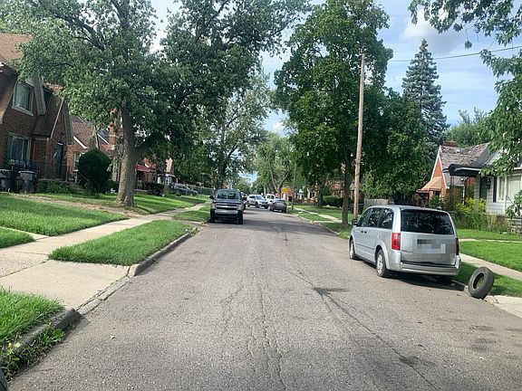 4th image of 15421 Ferguson St