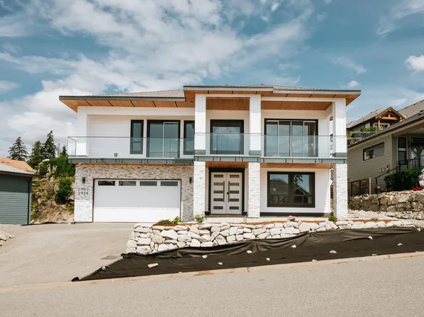 5964 Barnacle St, Sechelt, BC V7Z 0V1