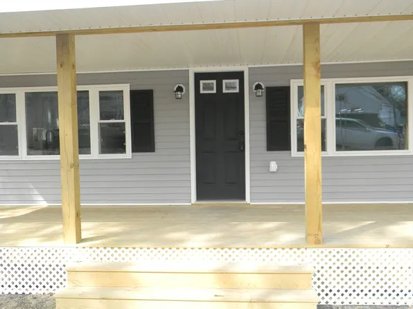 15 McCarthy Ln, Orange, MA 01364