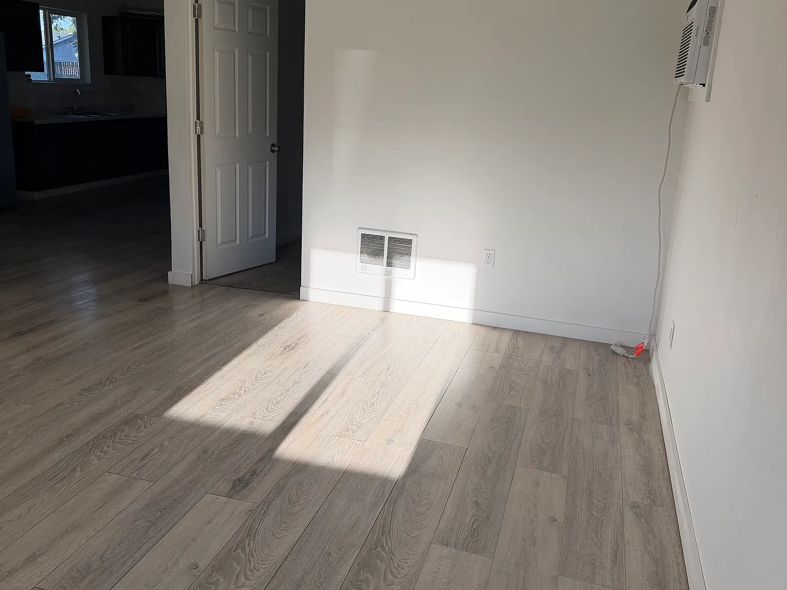 3 bed, 1000 sqft, $1,750 — Photo 4