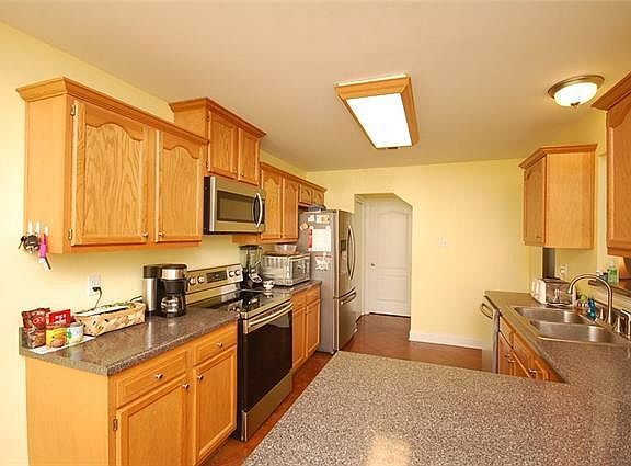 5th image of 15220 Arleen Normand Dr