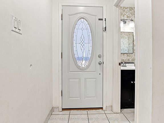 3rd image of 44 Franklin Ct #49