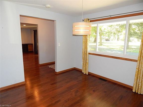 Dining Rm or Music/Play Rm