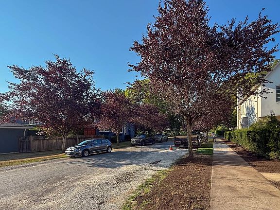 3rd image of 3038 Vine St