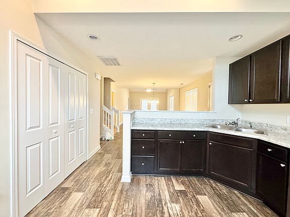 5th image of 539 Song Sparrow Ln