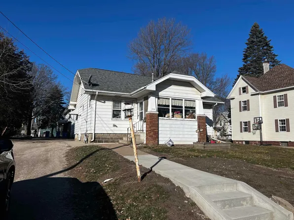 228 & 228-1/2 Hammond Ave, Waterloo, IA 50702