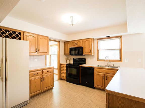 2nd image of 959 Turcotte Dr