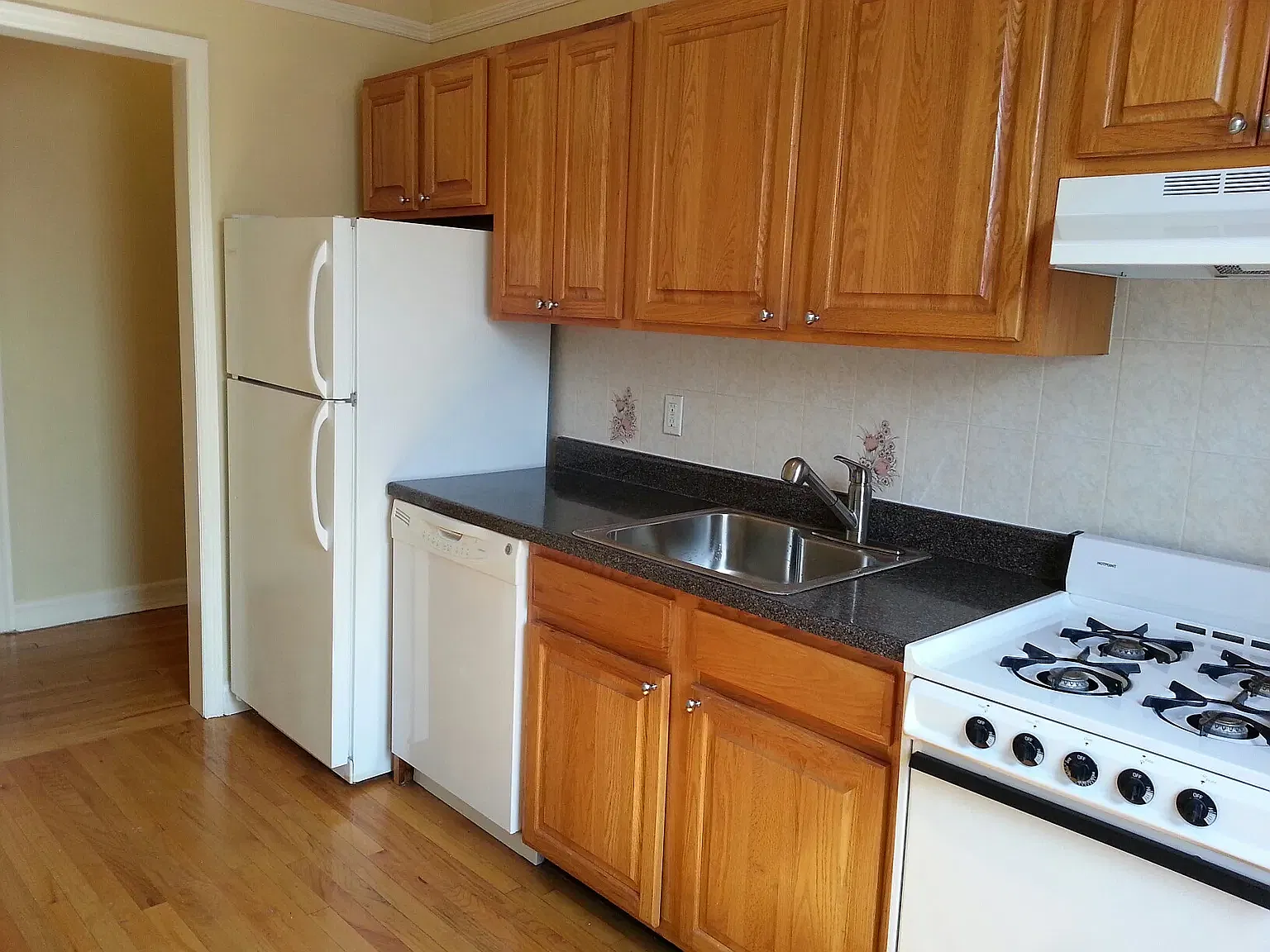 1576 East 19th Street — Photo 1