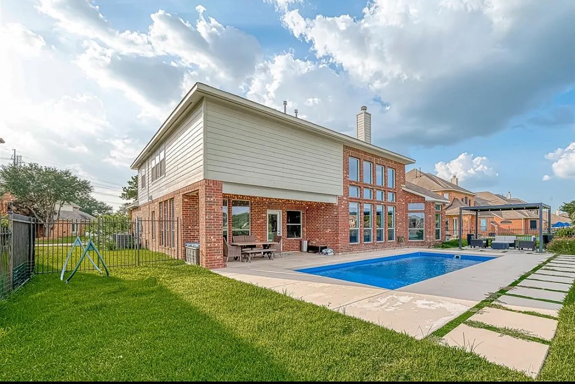 10614 Opal Ridge Dr — Photo 2