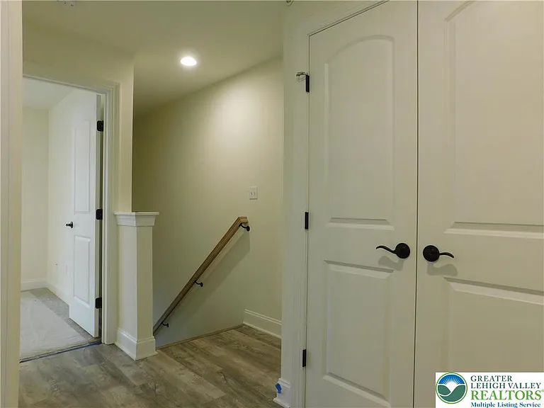 1549 Burkhardt St #C — Photo 28