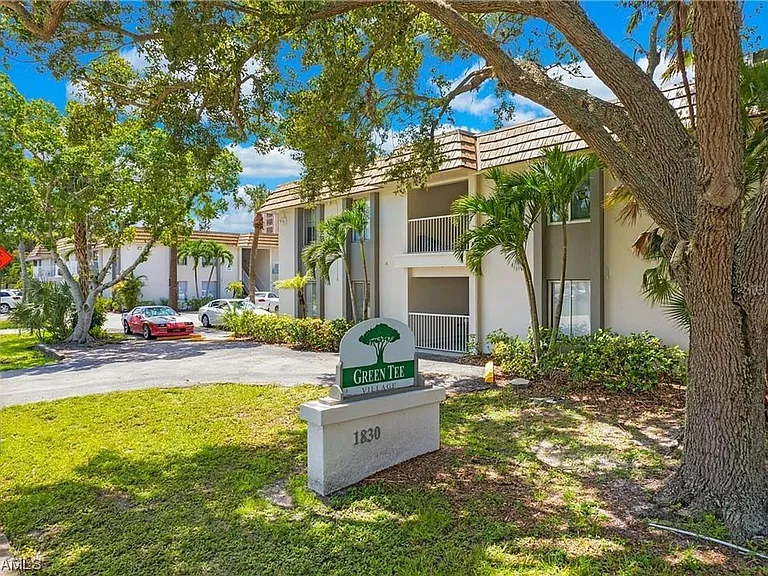 1830 Maravilla Ave #106 — Photo 15