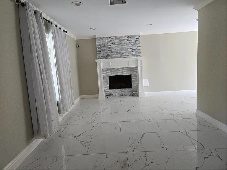 5319 Danfield Dr — Photo 2