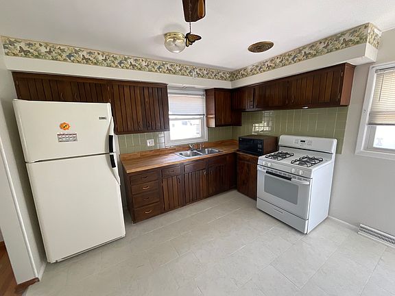 2nd image of 3181 Starlite Dr NW