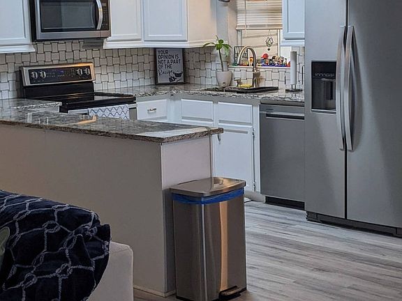 2nd image of 10620 Crimson Ln