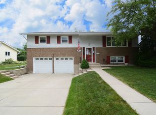 1103 E Sayles Dr, Palatine, IL 60074