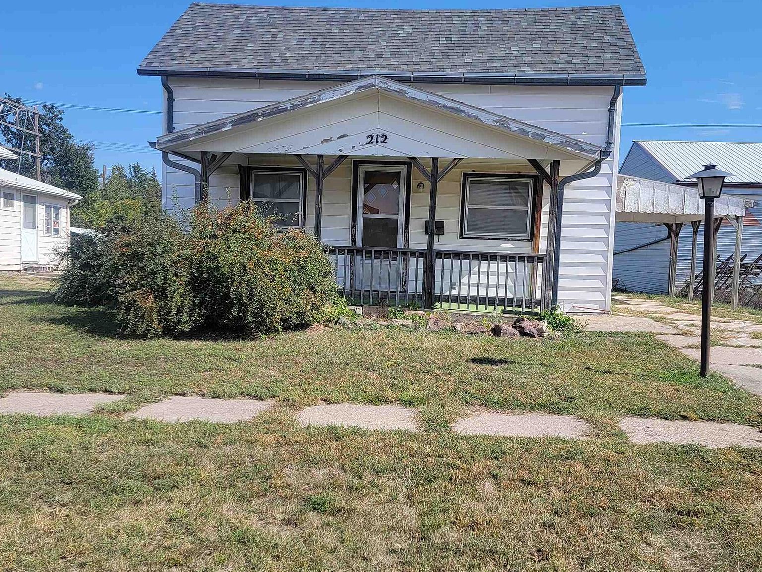 212 S 6th St, Wymore, NE 68466 Zillow