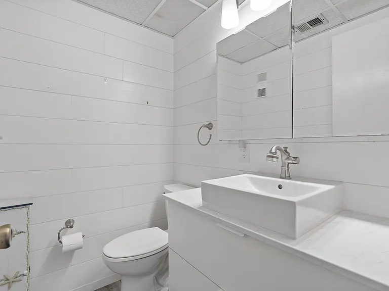 209 NE Lincoln Cir N #109 — Photo 13