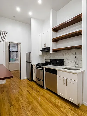 Rented by City Connections Realty | media 8