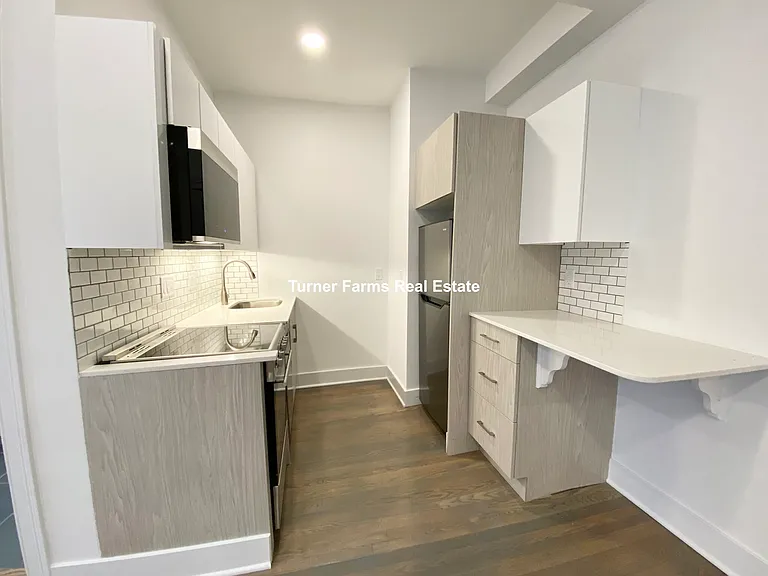 Queensberry St — Photo 11