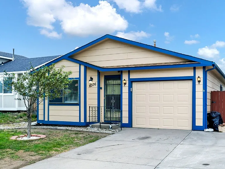 6376 Chantilly Pl — Photo 2