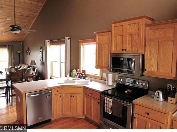 5th image of 310 Spring St