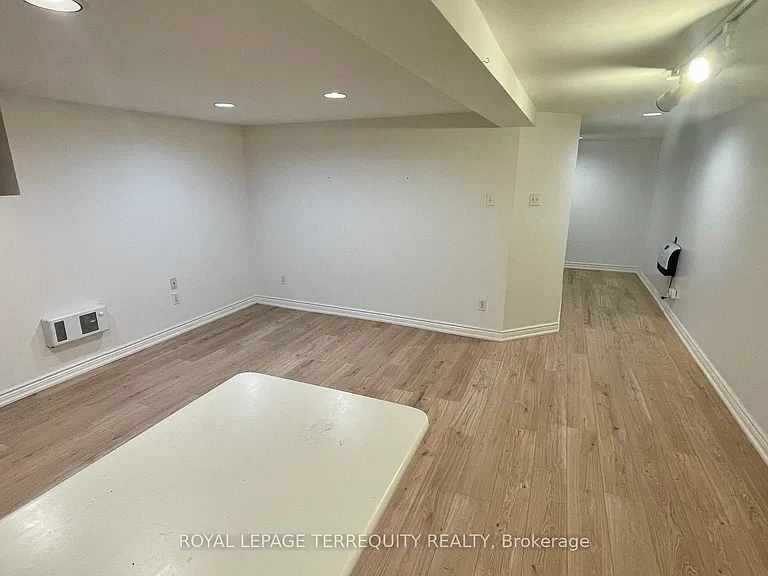 150 Albany Ave #BASEMENT — Photo 6